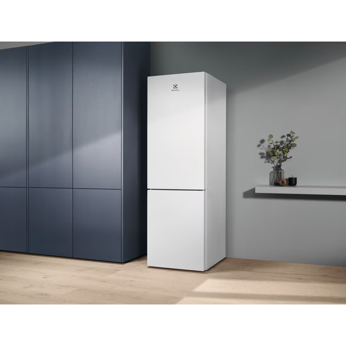 Electrolux Fridge Freezer | White | LNT5ME32W1