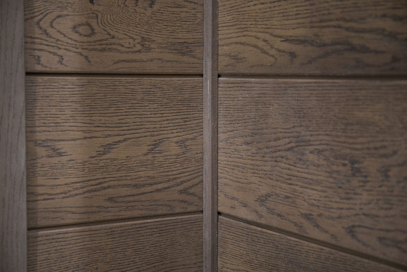 Envello Shadow Line+ Internal Corner Golden Oak 3050x38x38mm