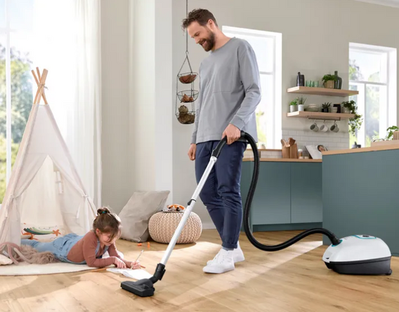 Bosch Series 4 Bagged Vacuum Cleaner Prohygienic | White | BGB41HYGGB