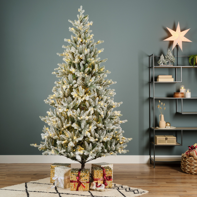 Luxury Hard Needle Pine Snowy Christmas Pre-Lit LED Tree Tree 7ft/210cm