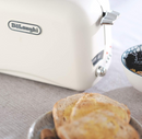Delonghi Argento Flora 2 Slice Toaster Cream CT04.BG
