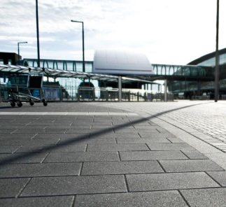 Newgrange Flag 400x400x40mm | Black Granite