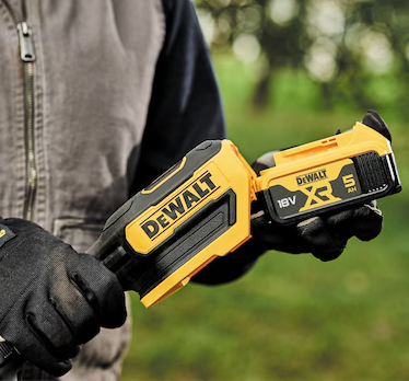 DeWalt Strimmer Kit | 18V XR & x1 5Ah Battery | Folding Shaft | DCMST561P1-GB