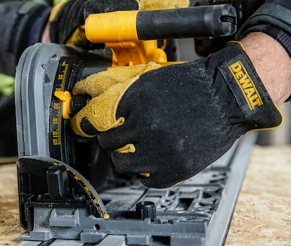 DeWalt Plunge Saw Kit | 54V XR 165mm & x2 6Ah Flexvolt Batteries | DCS520T2