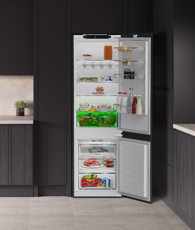 Blomberg 70/30 Integrated Frost Free Combi Fridge Freezer with VitaminCare+ | KNE4554EVI