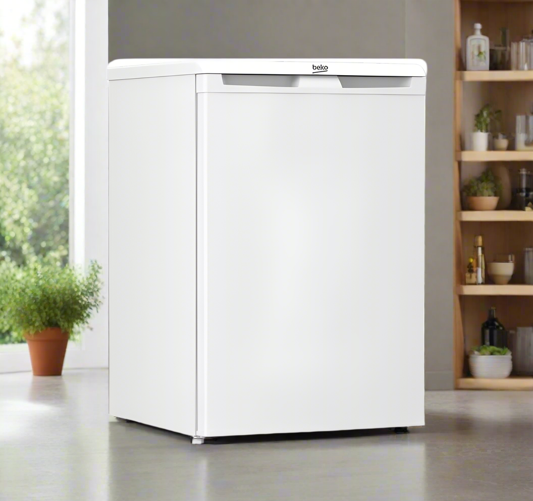 Beko Freestanding Fridge With Ice Box | UR4584W