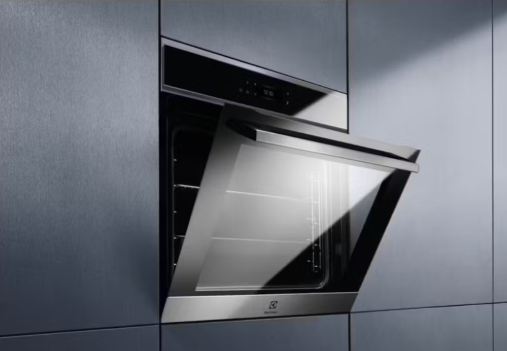 Electrolux Pyrolytic Single Oven | Stainless Steel | EOE8P09X