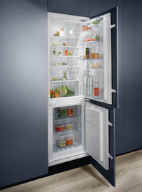 Electrolux Fridge Freezer | Black | LNT6ME33KO