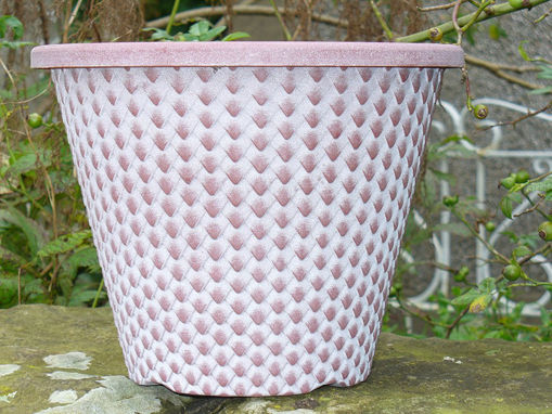 Picture of Round Pinecone Planter 11"  | Terracotta With White